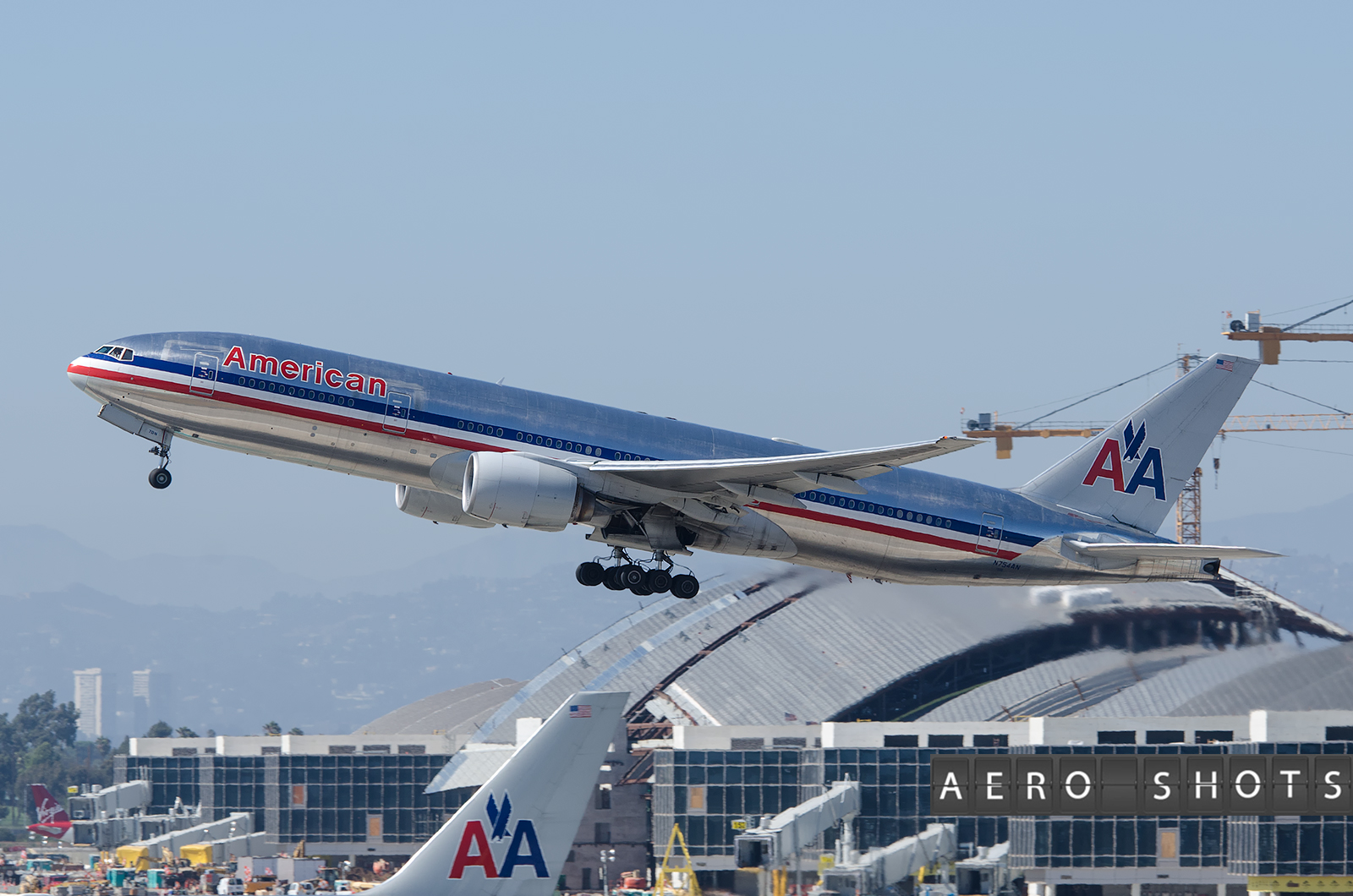 N754AN in Los Angeles (LAX)