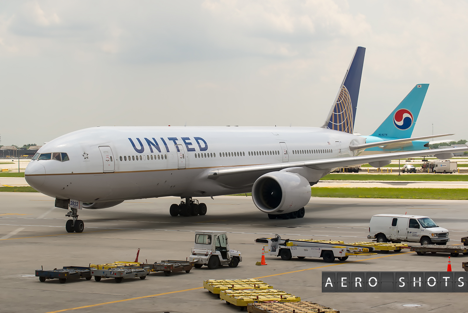 N222UA in Chicago O'Hare (ORD)