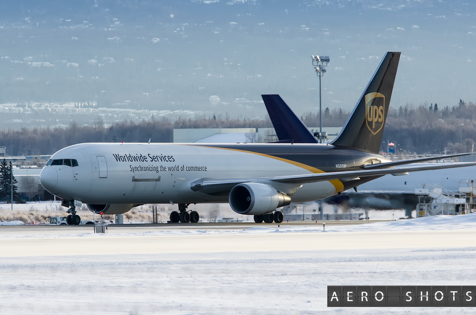 N337UP in Anchorage (ANC)