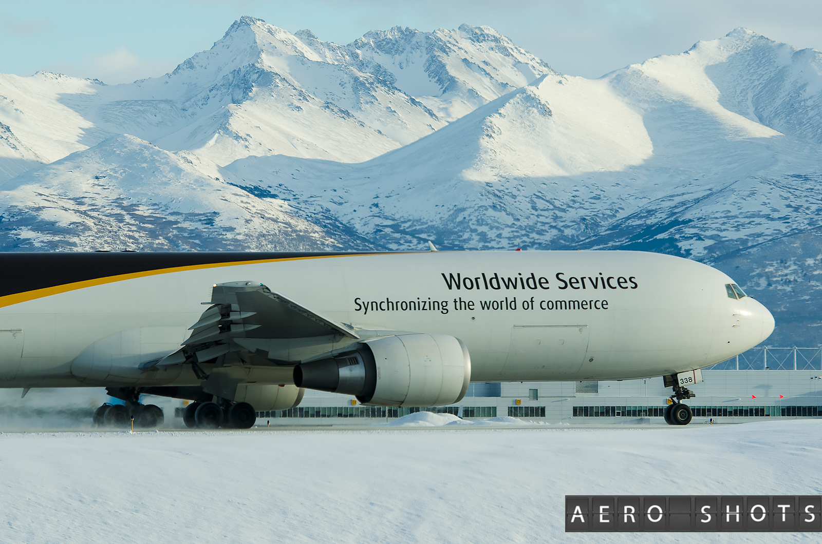 N338UP in Anchorage (ANC)