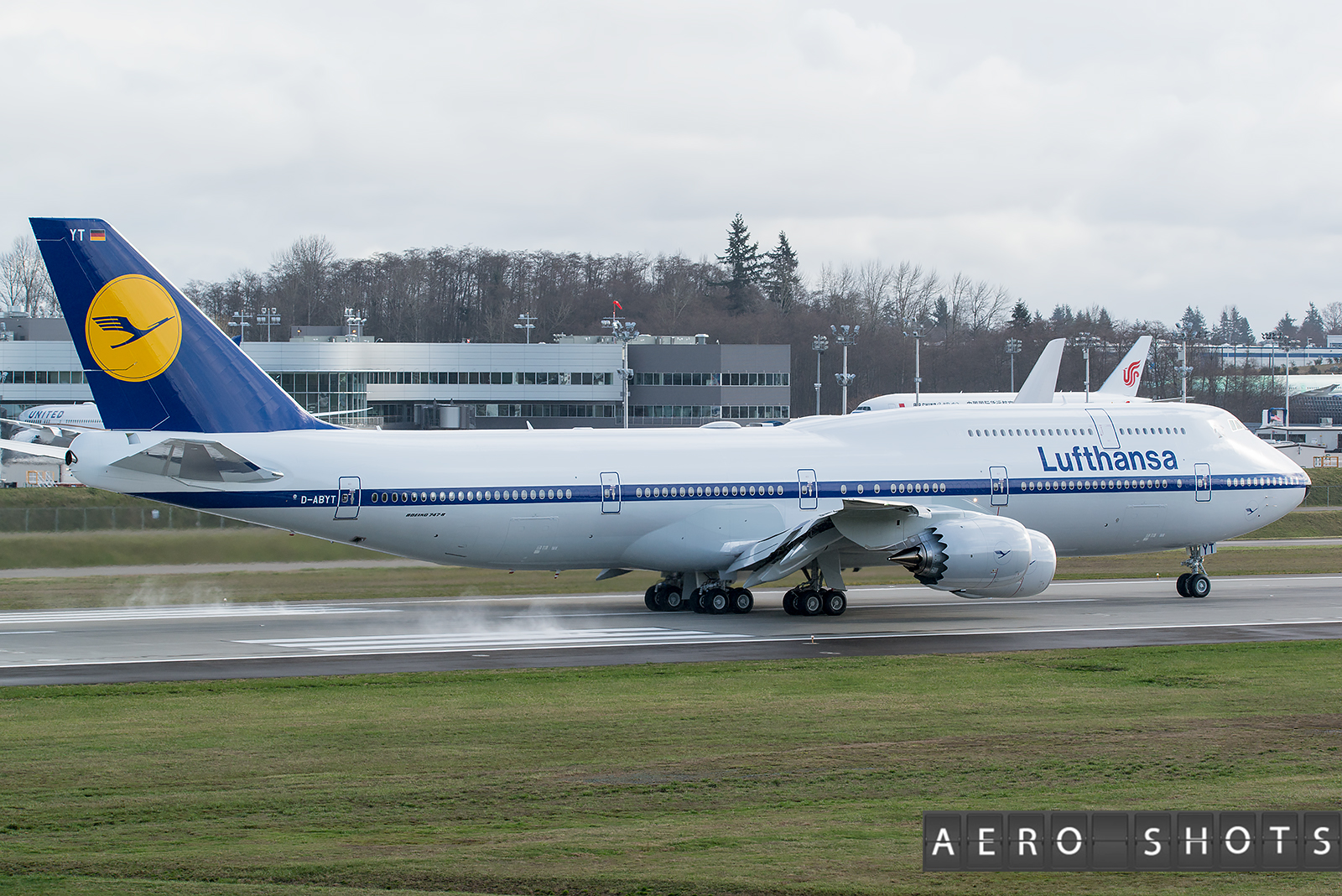 Lufthansa_LH_747-8i_D-ABYT_Paine_2