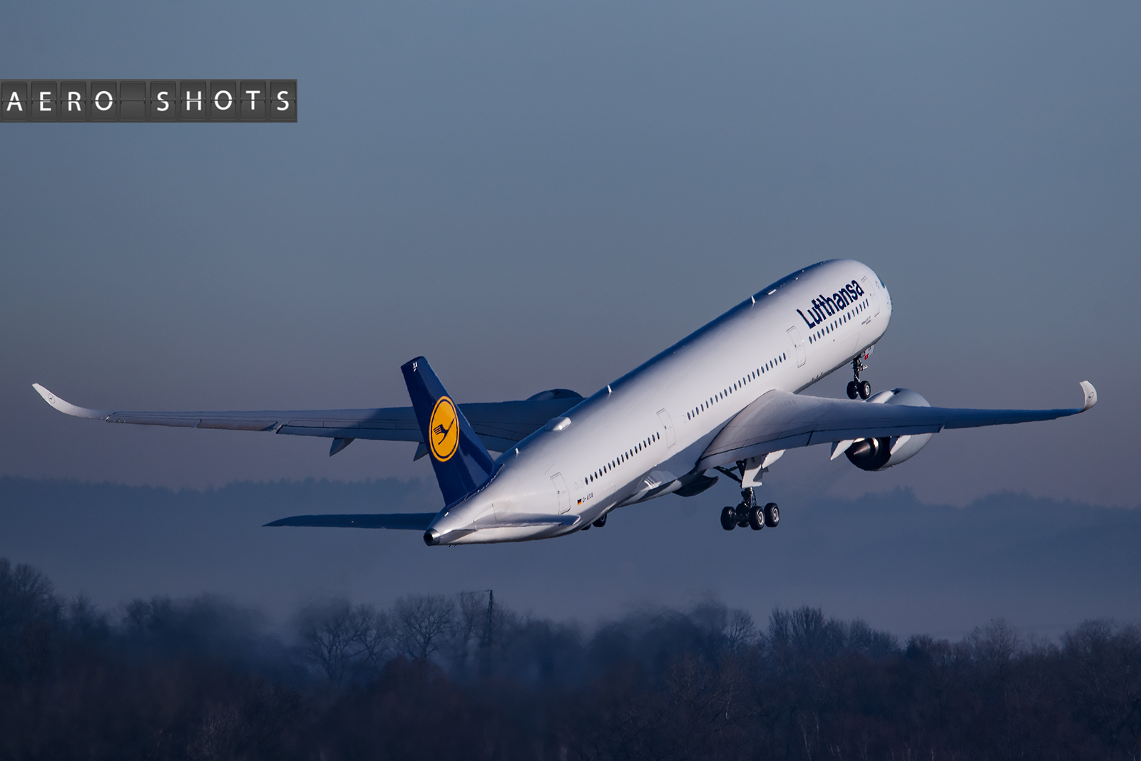 Lufthansa_A350_D-AIXA_Munich_MUC